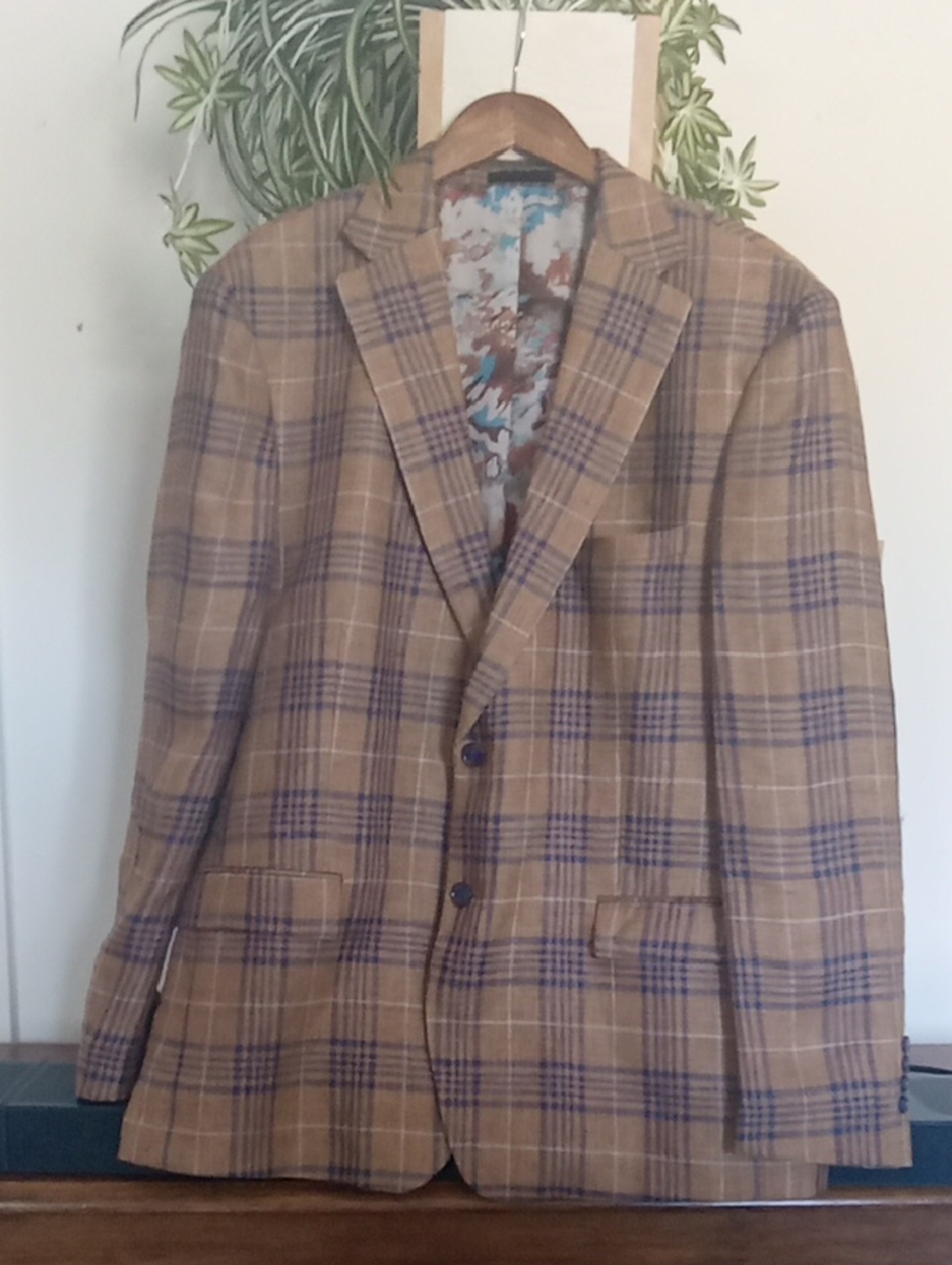 TALLIA Tan Plaid Sport Coat with Blue Windowpane -size 46R